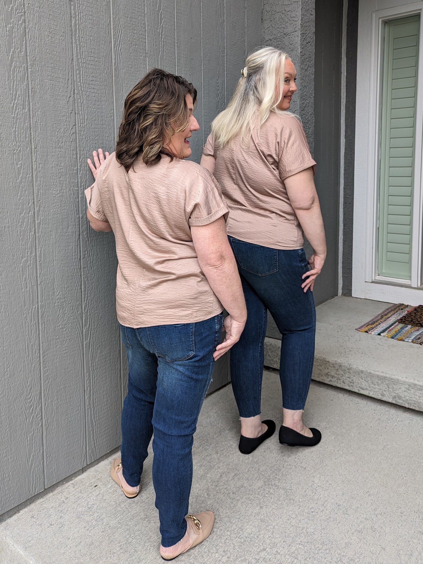 Curvy SS Luxe Top Taupe