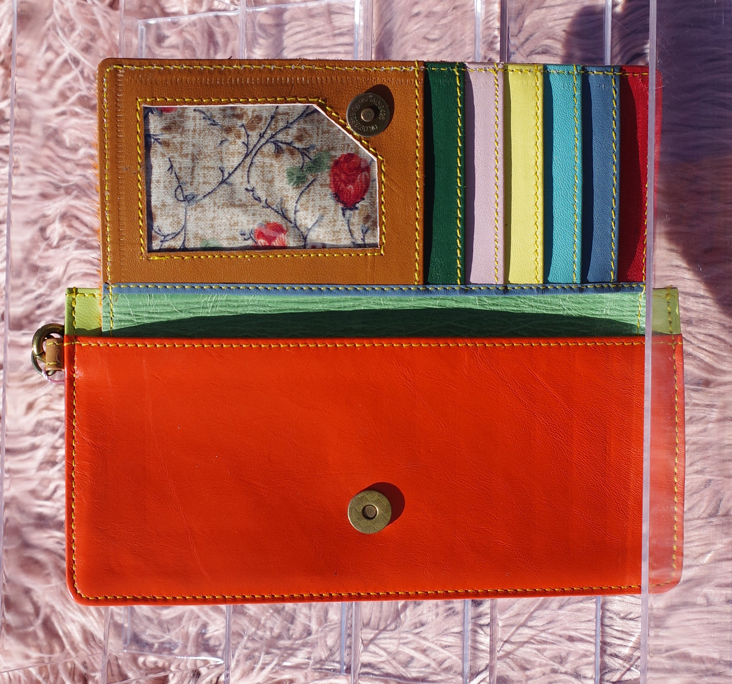 Flat wristlet